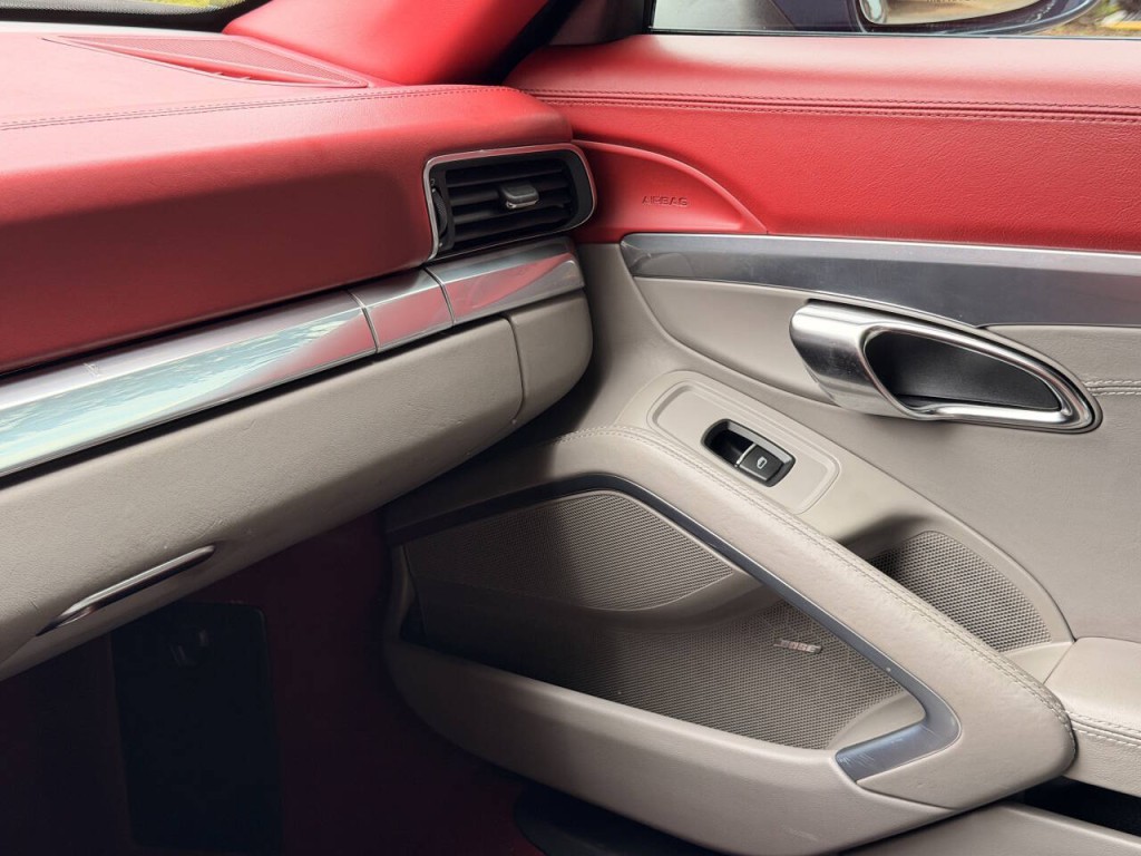 2012 Porsche 911 Image 19