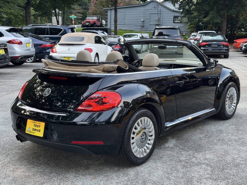 2014 Volkswagen Beetle Image 9