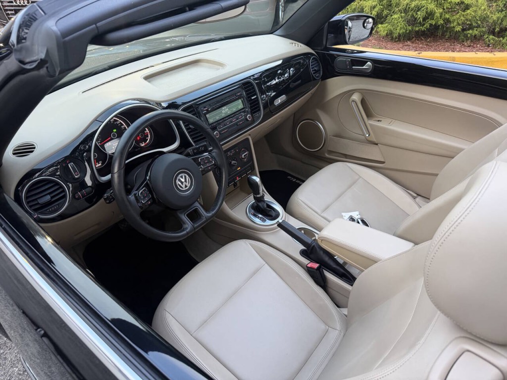 2014 Volkswagen Beetle Image 13