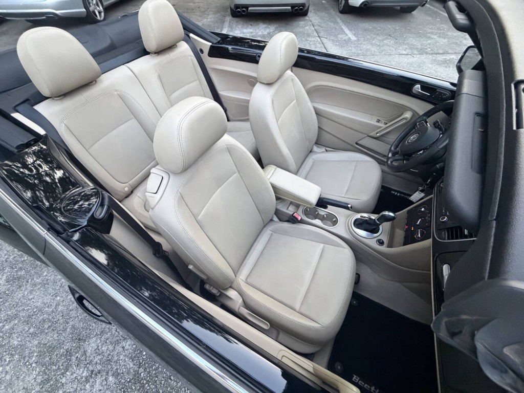 2014 Volkswagen Beetle Image 16
