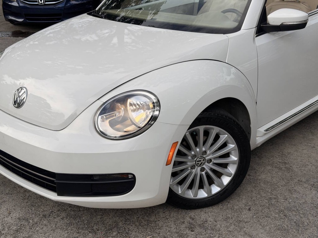 2014 Volkswagen Beetle Image 5