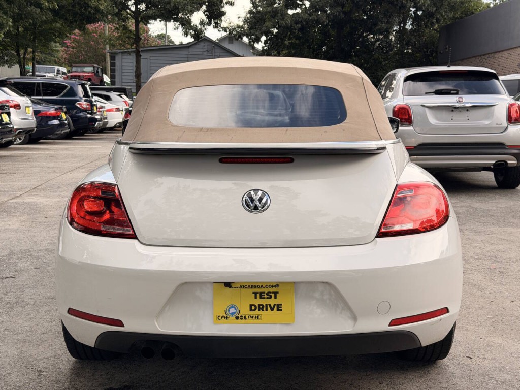 2014 Volkswagen Beetle Image 8
