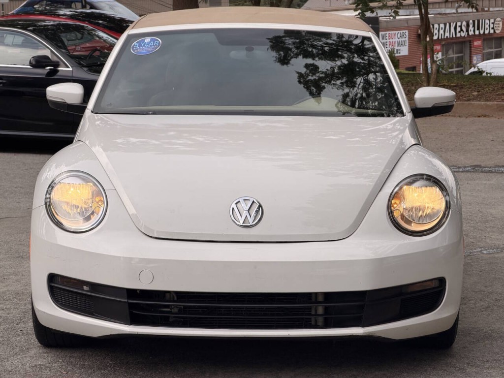 2014 Volkswagen Beetle Image 10