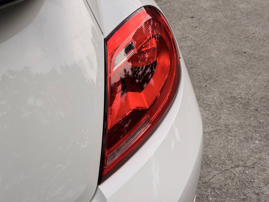 2014 Volkswagen Beetle Image 11