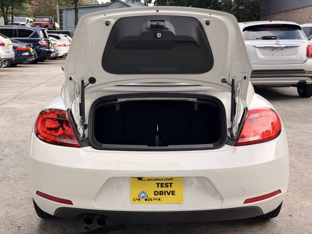 2014 Volkswagen Beetle Image 14