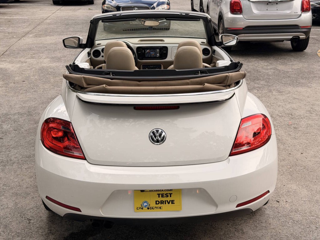 2014 Volkswagen Beetle Image 19