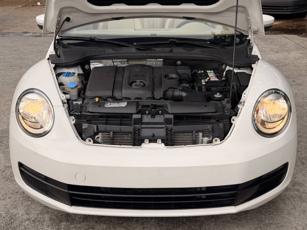 2014 Volkswagen Beetle Image 36