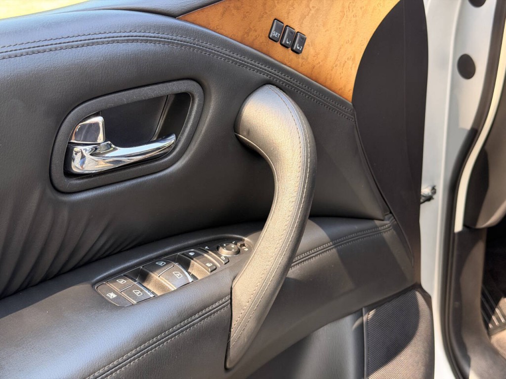 2014 INFINITI QX80 Image 15