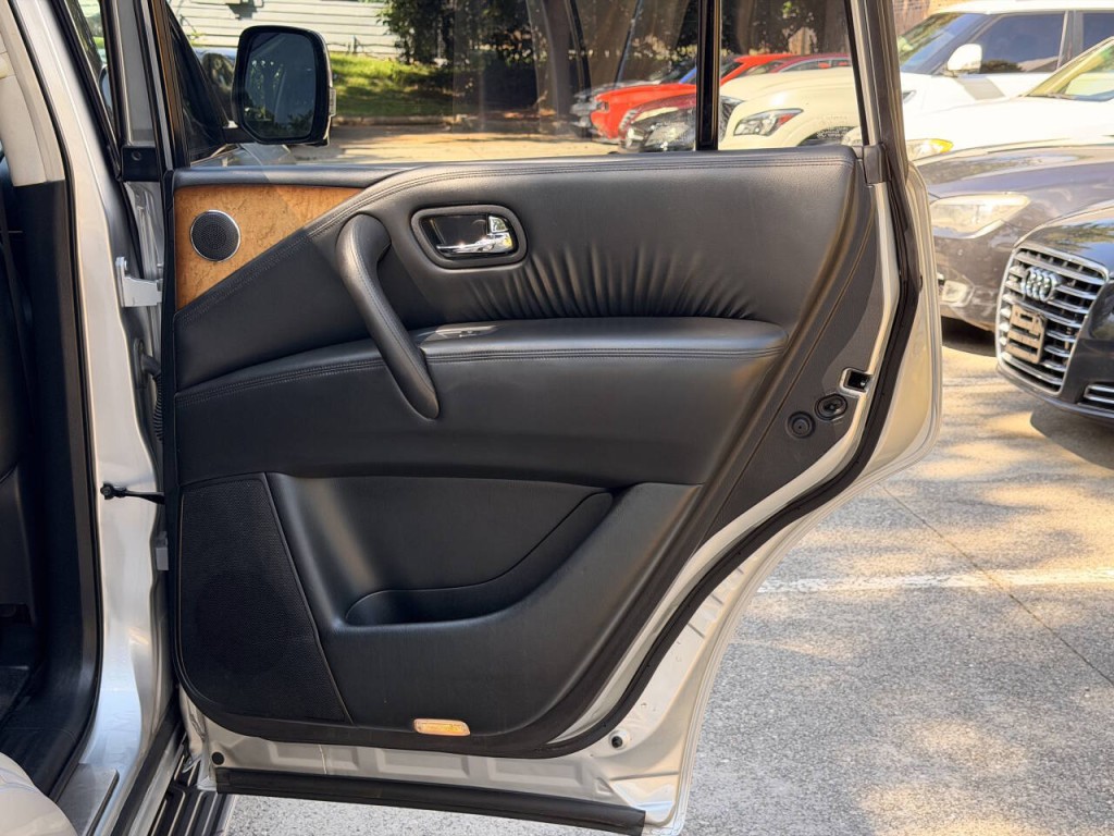2014 INFINITI QX80 Image 20