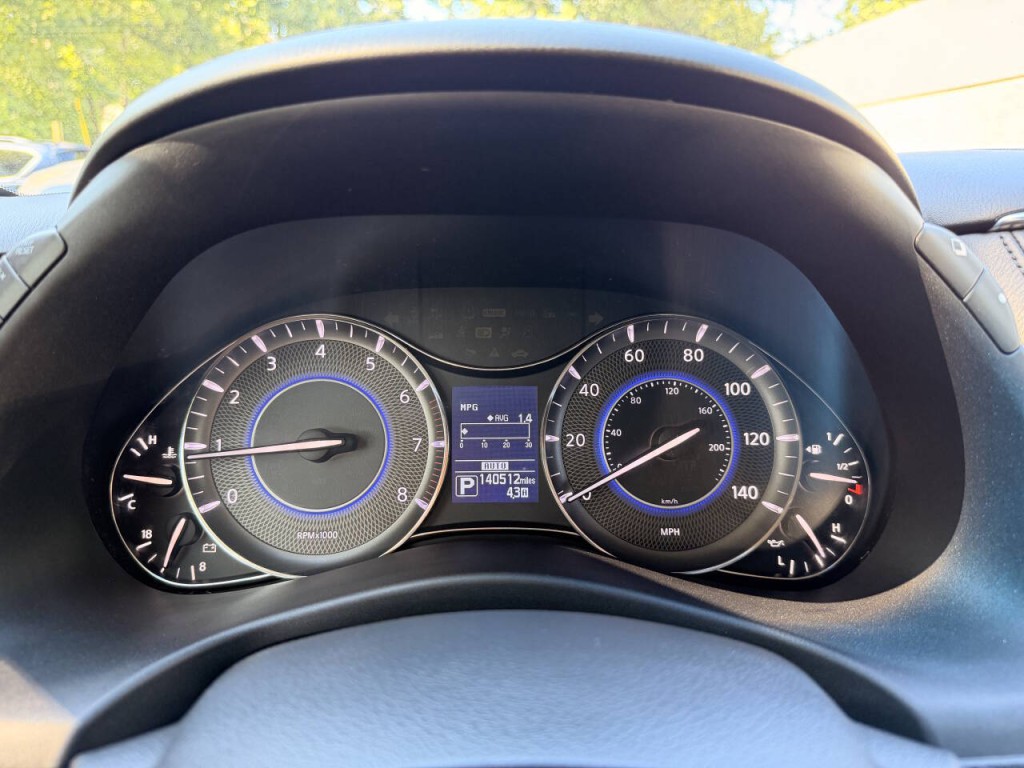2014 INFINITI QX80 Image 27