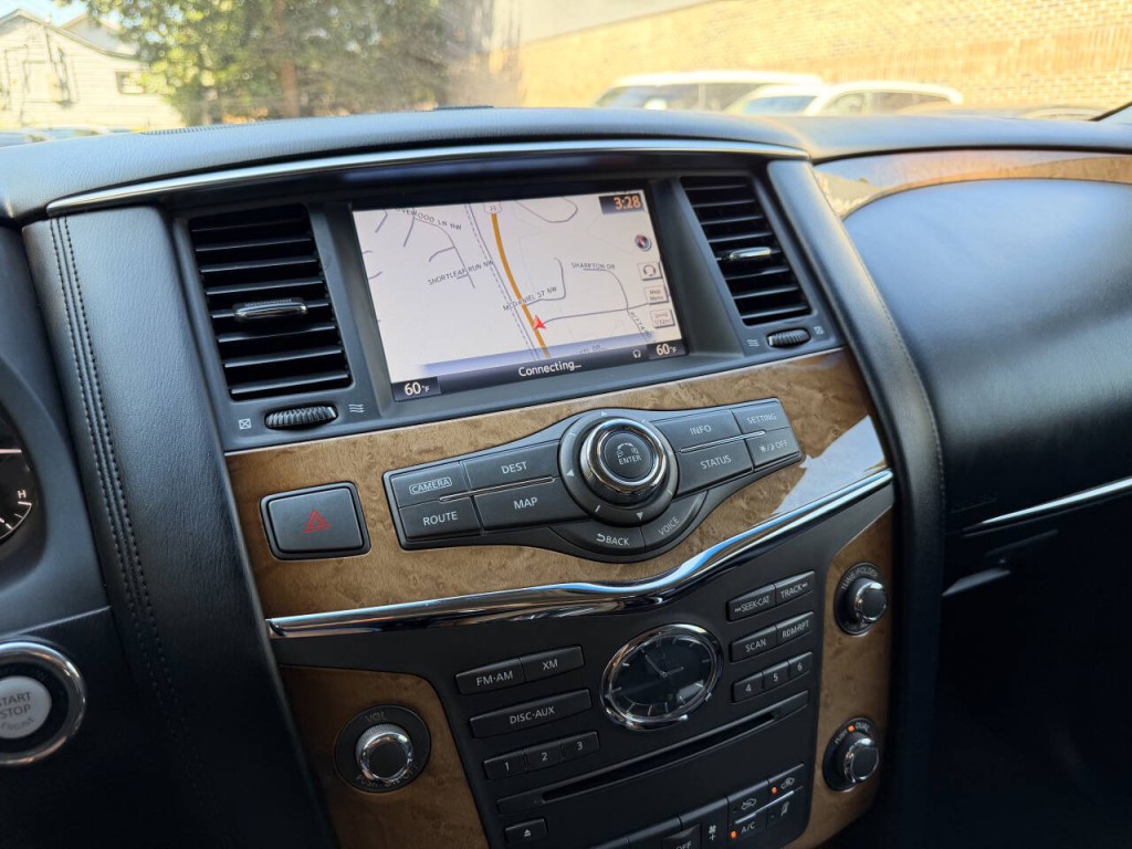 2014 INFINITI QX80 Image 31