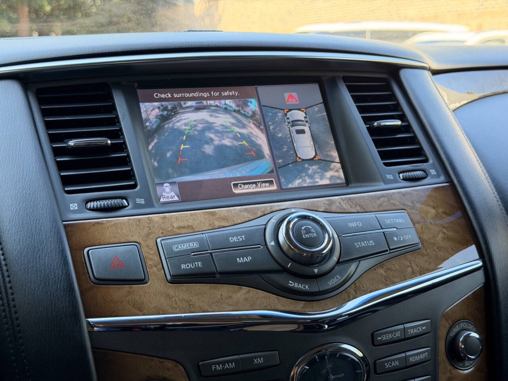 2014 INFINITI QX80 Image 39