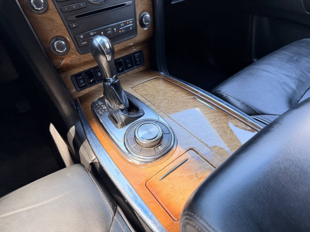 2014 INFINITI QX80 Image 42