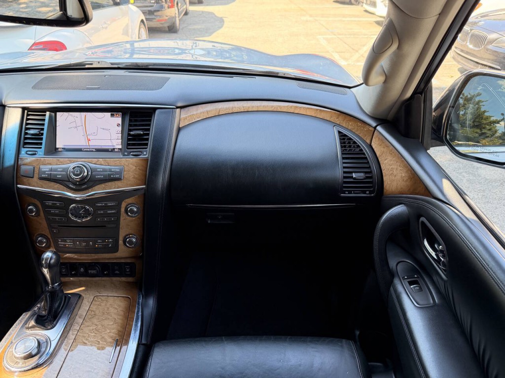 2014 INFINITI QX80 Image 45