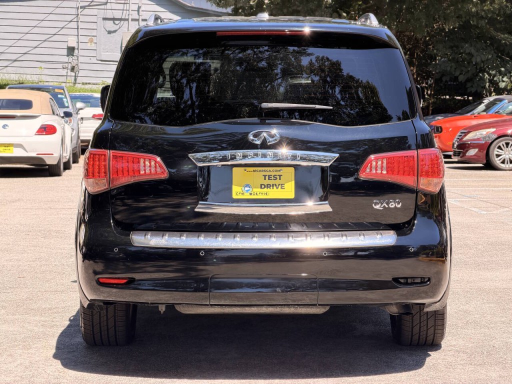2017 INFINITI QX80 Image 5