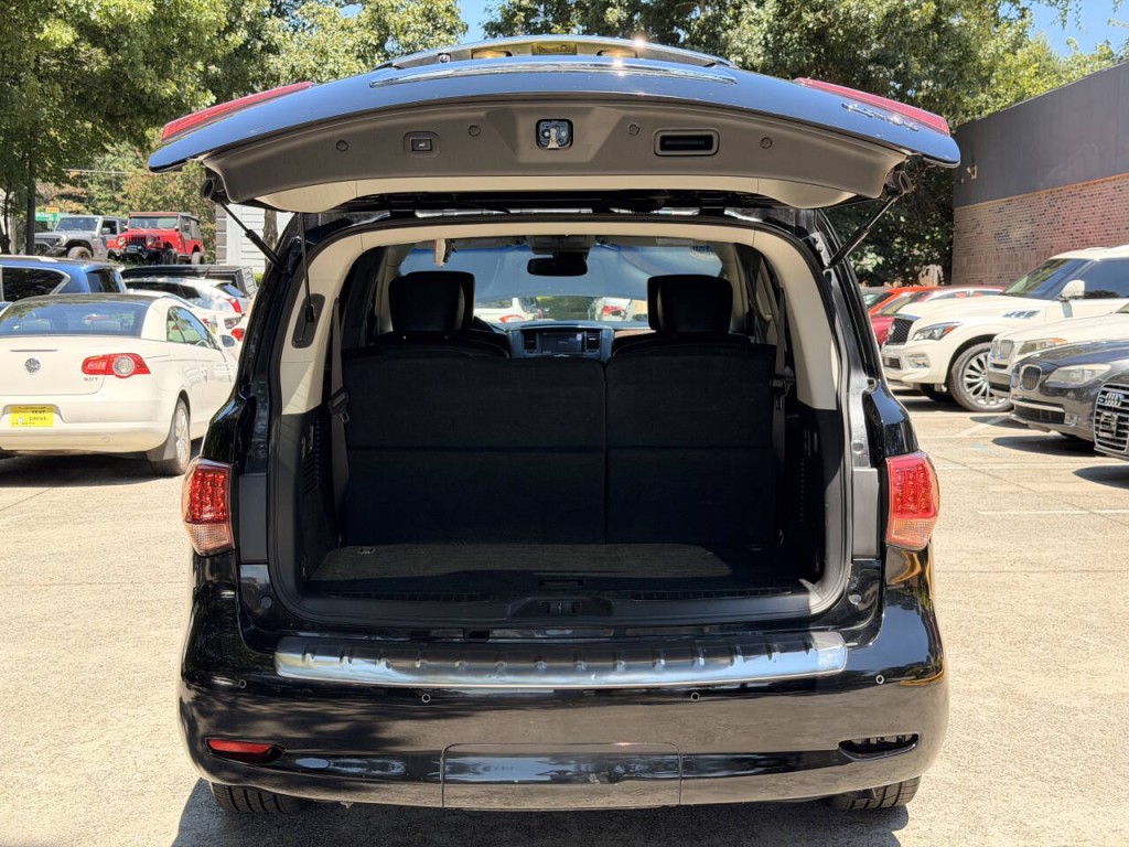2017 INFINITI QX80 Image 6