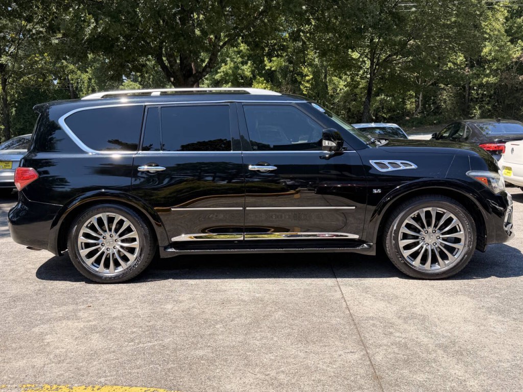 2017 INFINITI QX80 Image 9