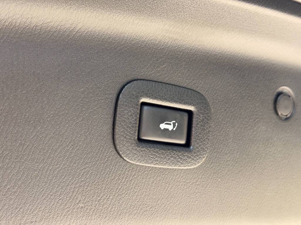 2017 INFINITI QX80 Image 13