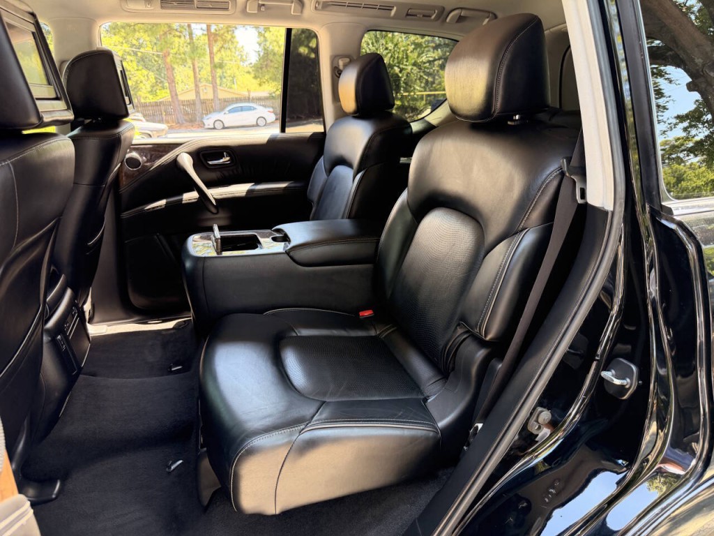 2017 INFINITI QX80 Image 23