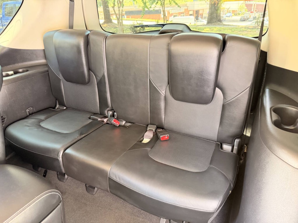 2017 INFINITI QX80 Image 26