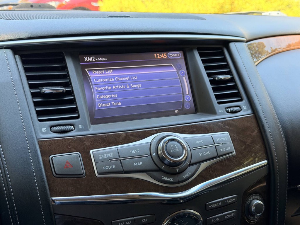 2017 INFINITI QX80 Image 31