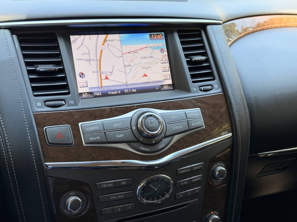 2017 INFINITI QX80 Image 34