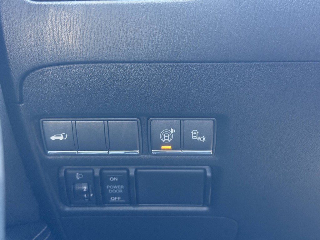 2017 INFINITI QX80 Image 43