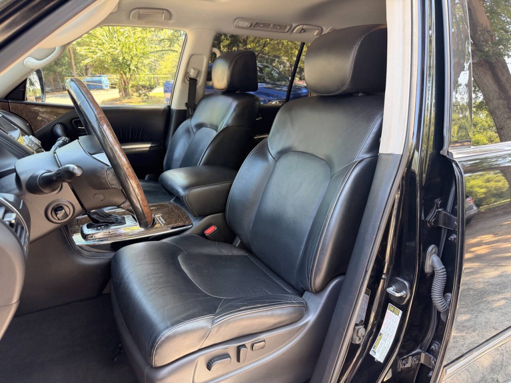 2017 INFINITI QX80 Image 48