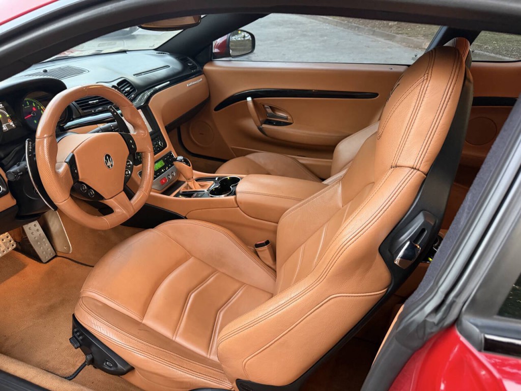 2015 Maserati GranTurismo Image 3