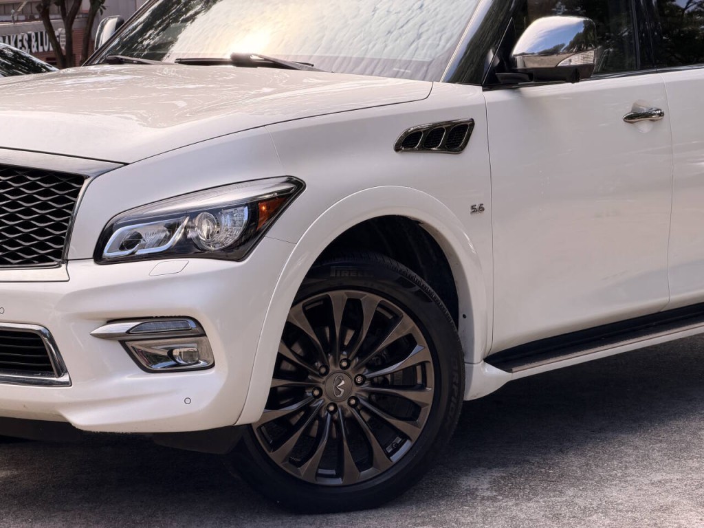 2015 INFINITI QX80 Image 2