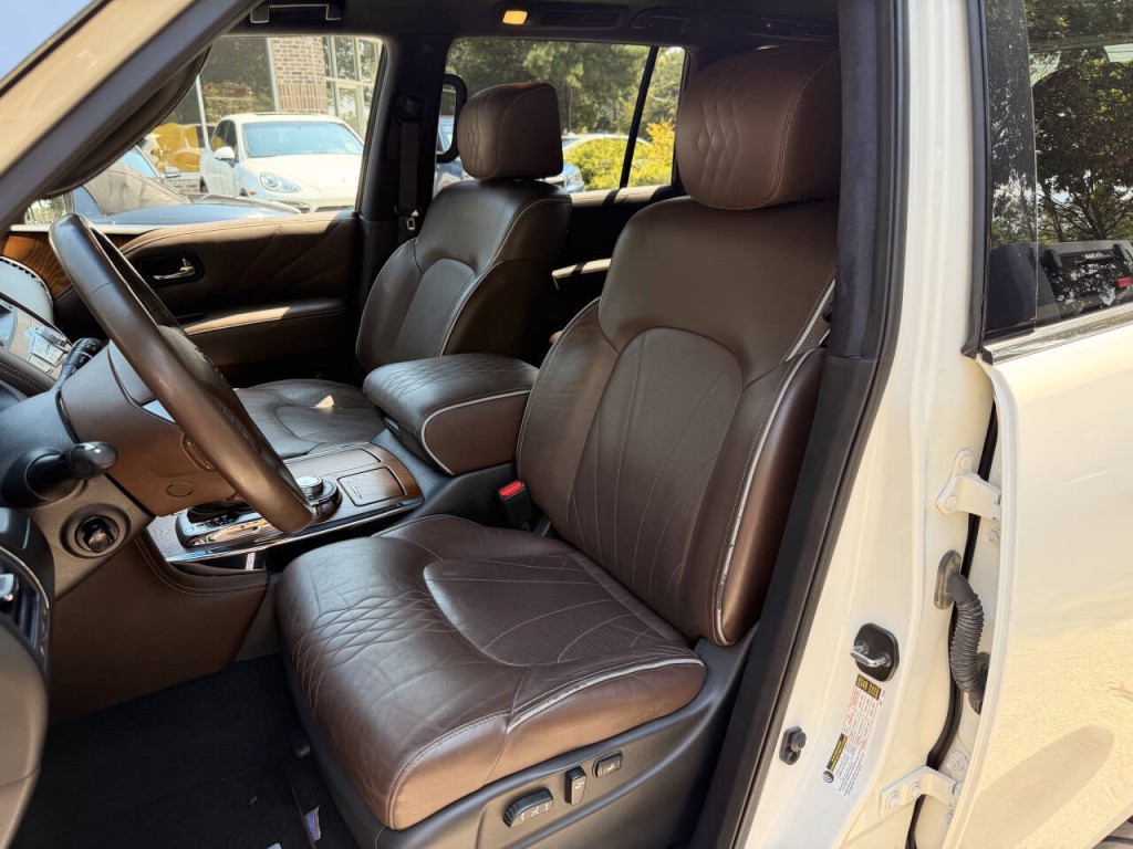 2015 INFINITI QX80 Image 3