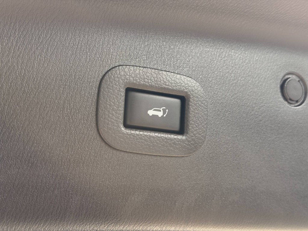 2015 INFINITI QX80 Image 10