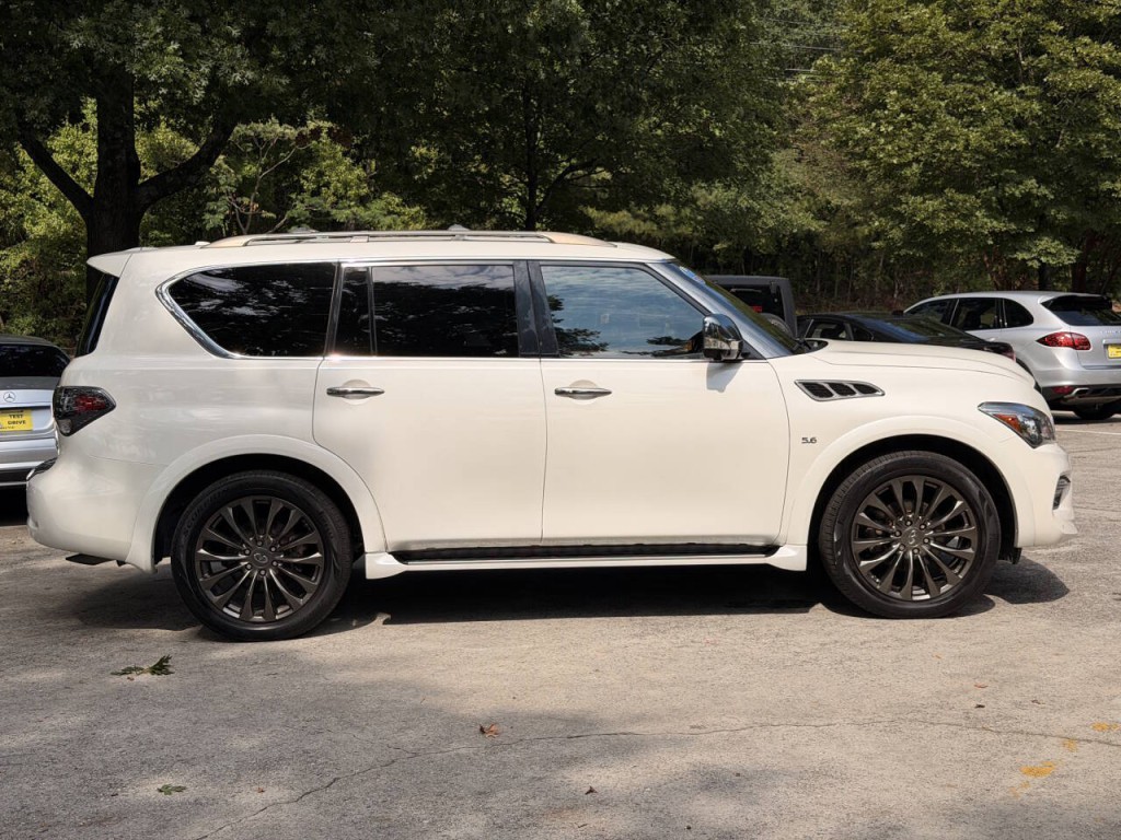 2015 INFINITI QX80 Image 16