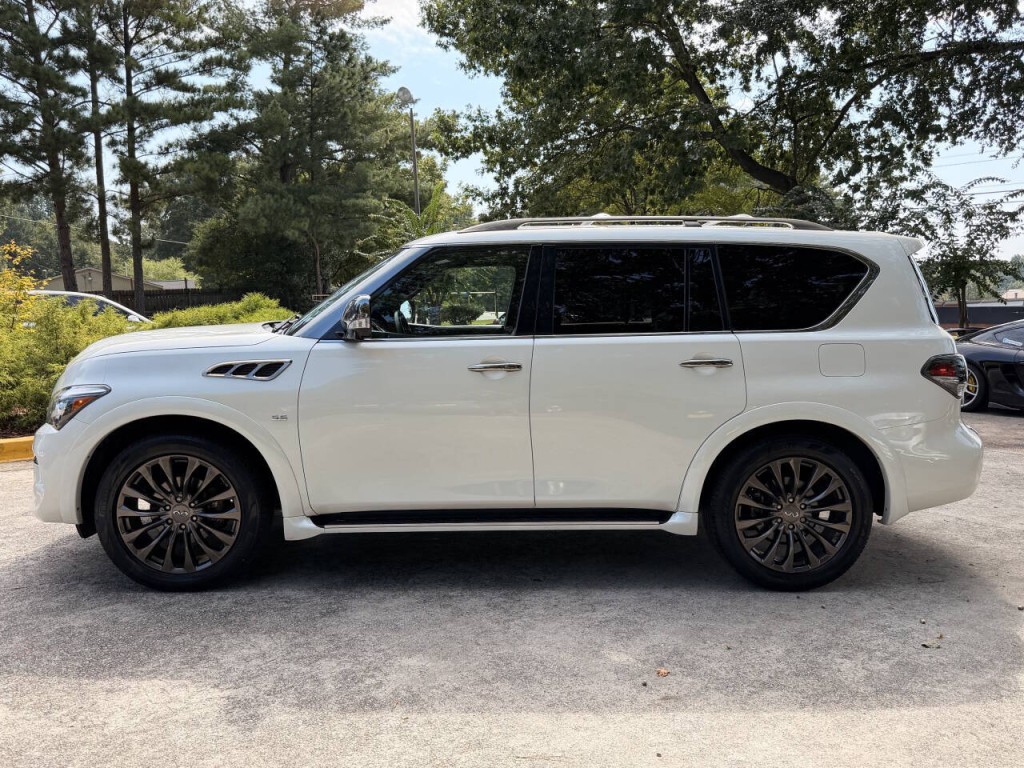 2015 INFINITI QX80 Image 17