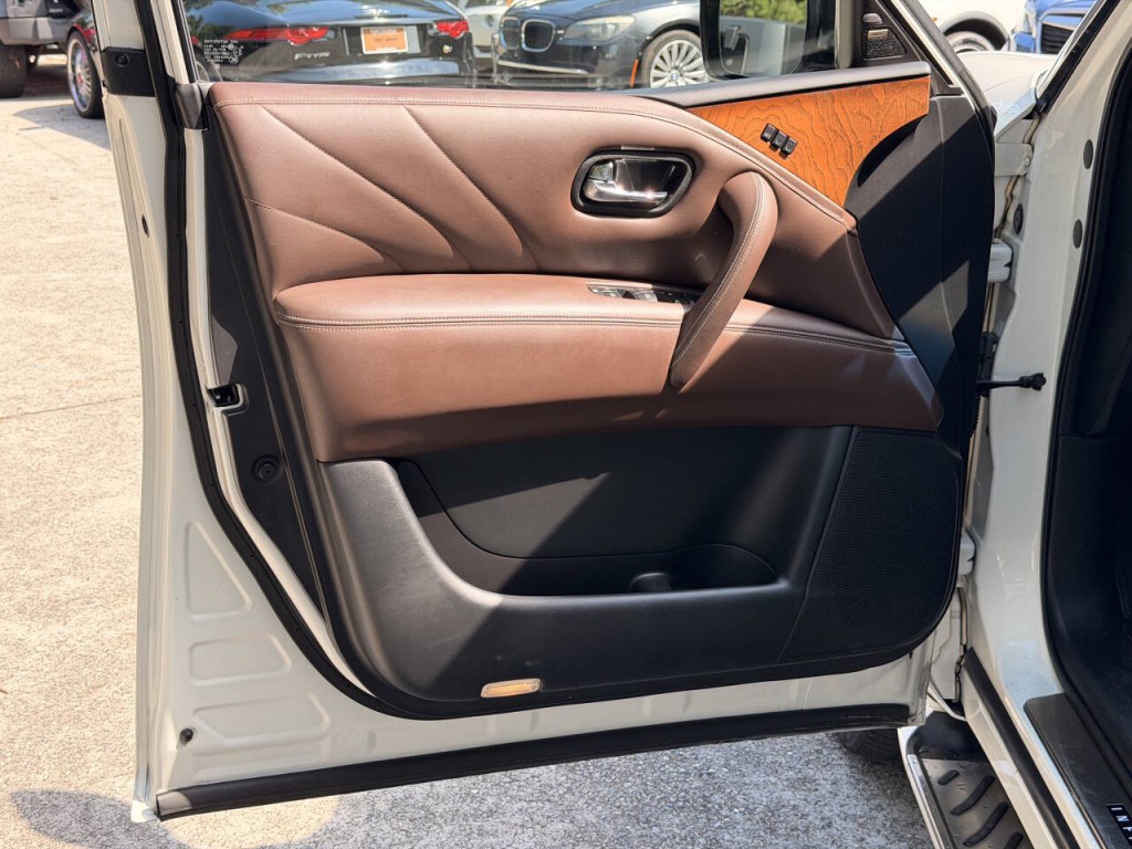 2015 INFINITI QX80 Image 20