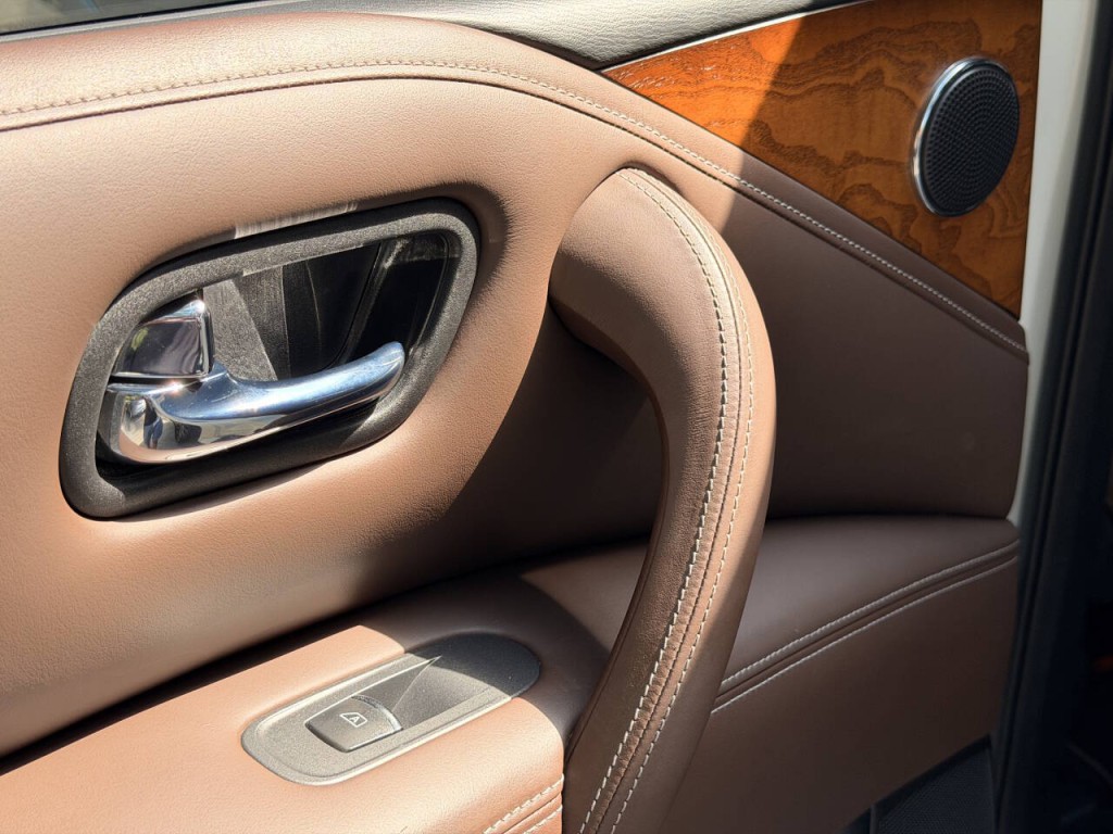 2015 INFINITI QX80 Image 22