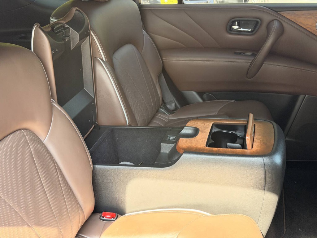 2015 INFINITI QX80 Image 28