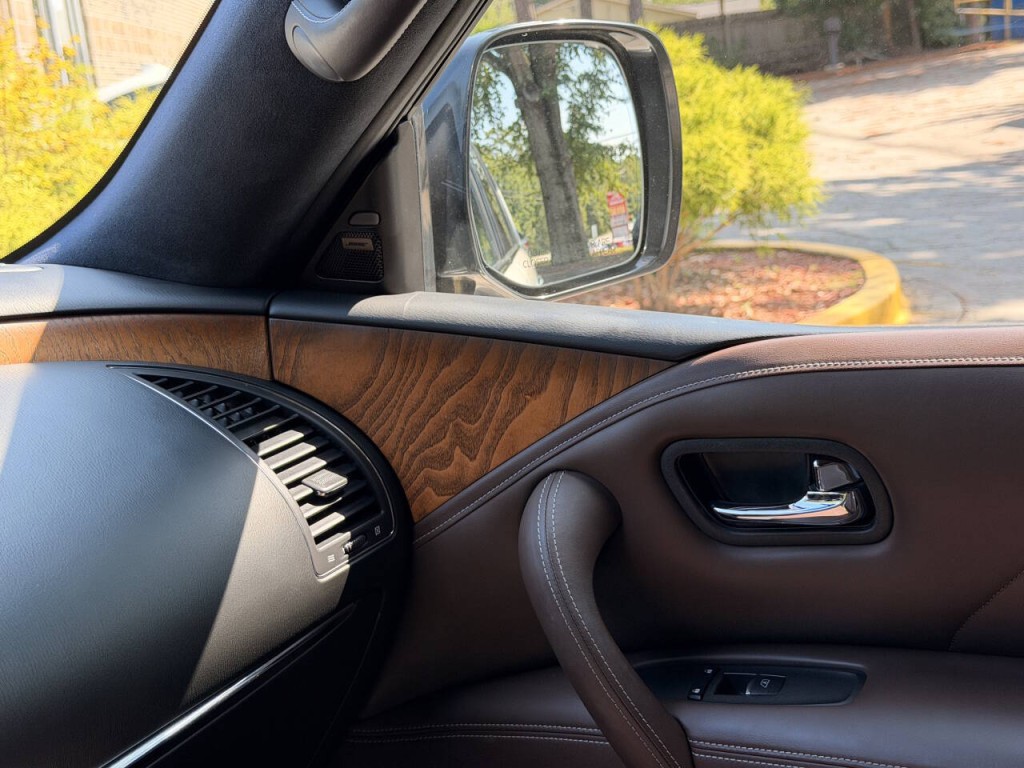 2015 INFINITI QX80 Image 37