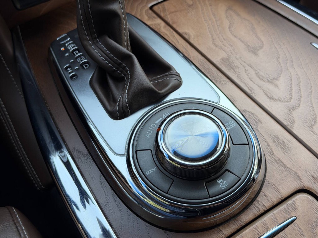 2015 INFINITI QX80 Image 50
