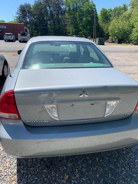 2004 Mitsubishi Diamante Image 2