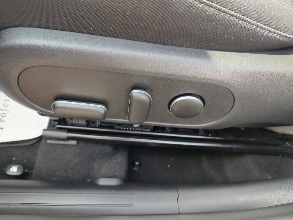 2024 Hyundai Kona Image 18