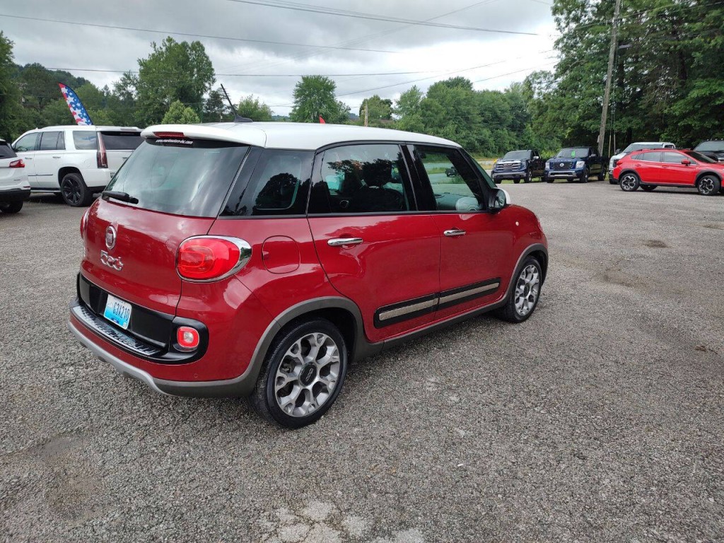 2016 FIAT 500L Image 6