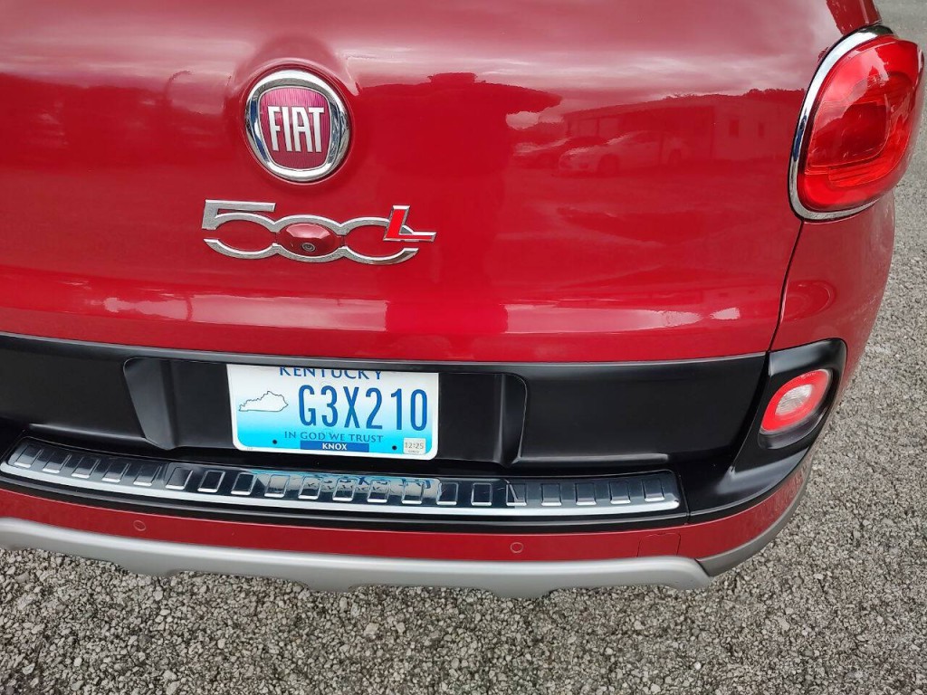 2016 FIAT 500L Image 16