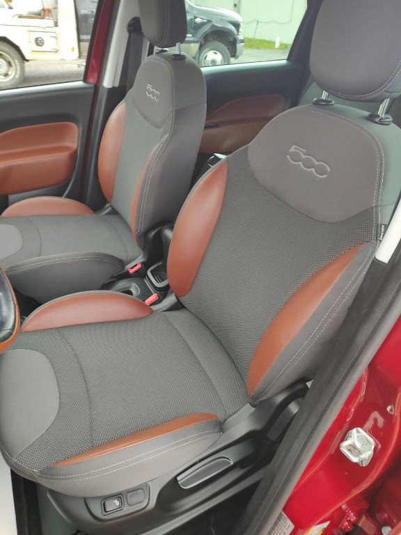 2016 FIAT 500L Image 17