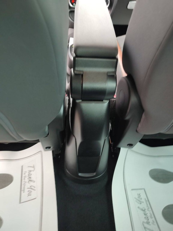 2016 FIAT 500L Image 25