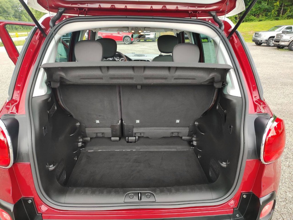 2016 FIAT 500L Image 28
