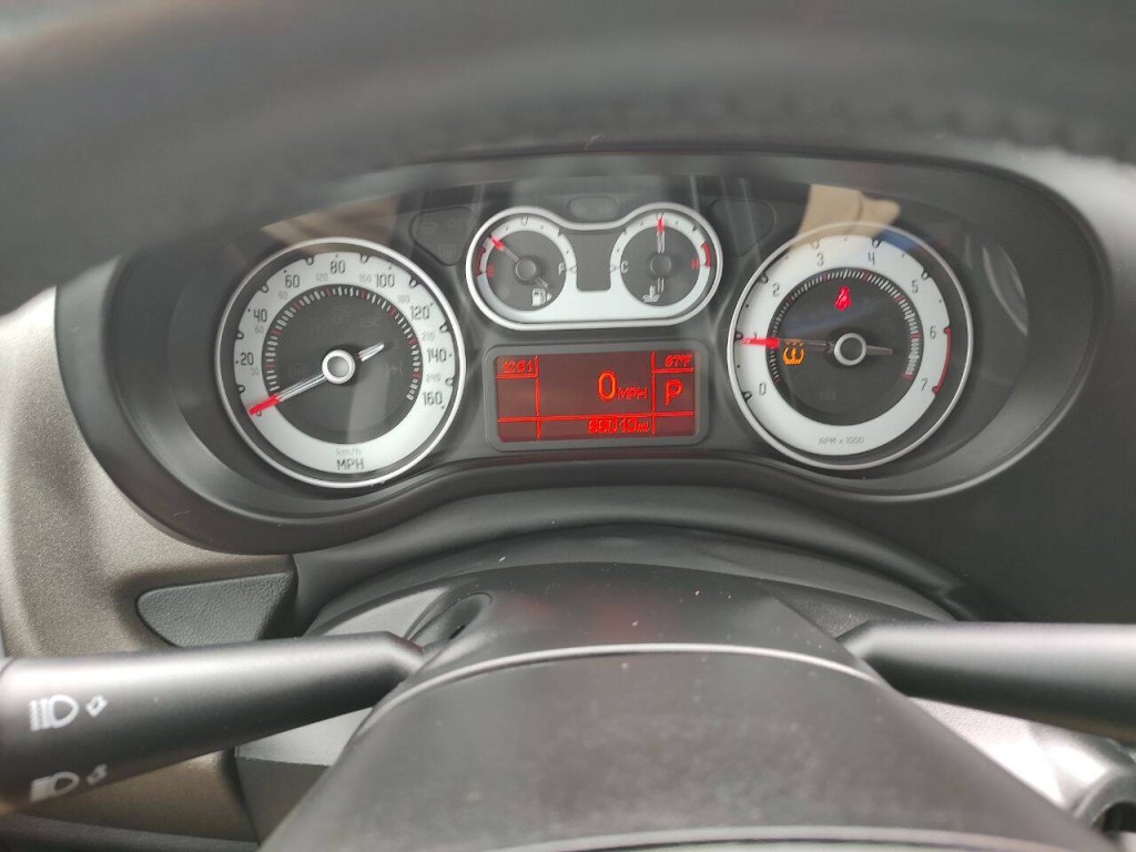 2016 FIAT 500L Image 51