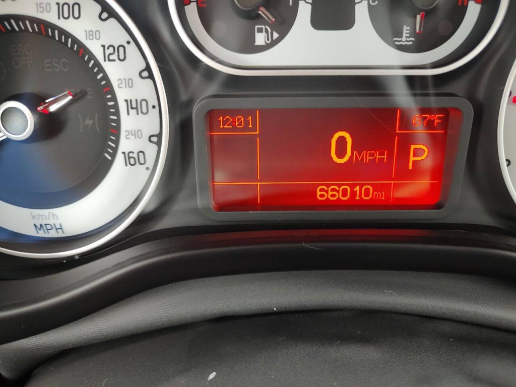 2016 FIAT 500L Image 52