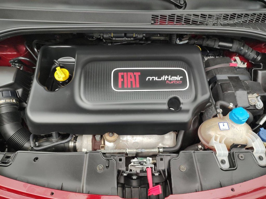2016 FIAT 500L Image 54