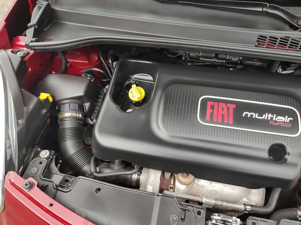 2016 FIAT 500L Image 56